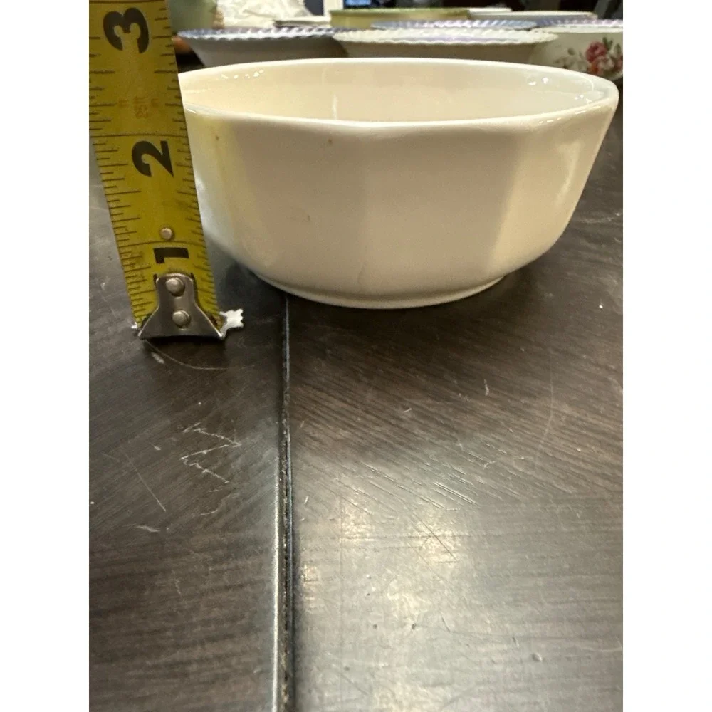Pfaltzgraff Heritage White 12 Sided Stoneware Soup Cereal Bowl 5.5 Inch USA Made